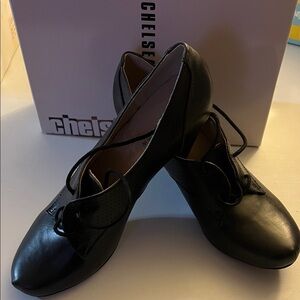 Chelsea Crew Women's sz9 Black bootie w/heel